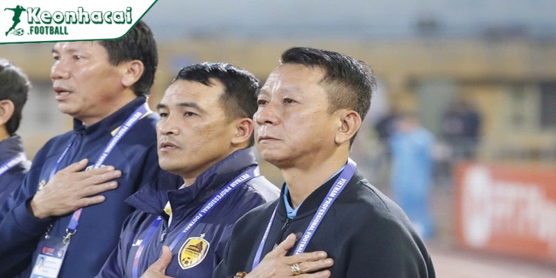 Đội bóng của HLV Hoàng Văn Phúc không thể tránh khỏi những sai lầm