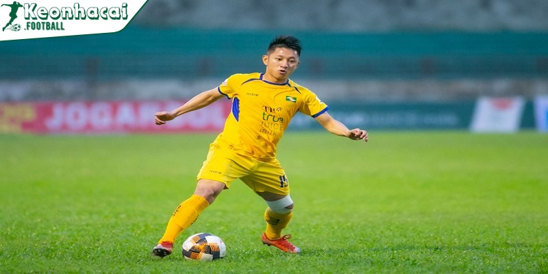 Tiền vệ Trần Đình Tiến chính thức đầu quân cho CLB CAHN