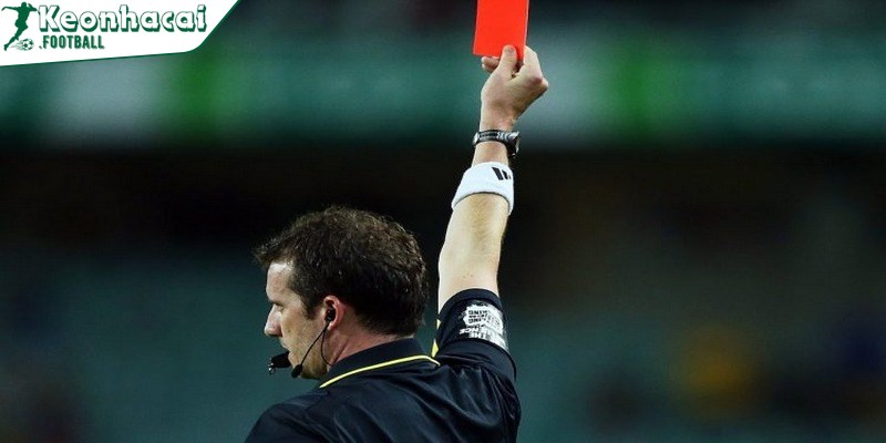 Khái niệm thẻ đỏ là gì - Thuật ngữ phổ biến về bóng đá 2 Thẻ đỏ chắc hẳn là chủ đề được anh em trong giới thể thao quan tâm nhất