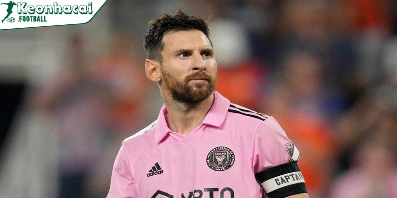 Leo Messi được vinh danh tại Miami, chính thức nhận chìa khóa thành phố 2 Messi được Thị trưởng Miami trao “chìa khóa thành phố”