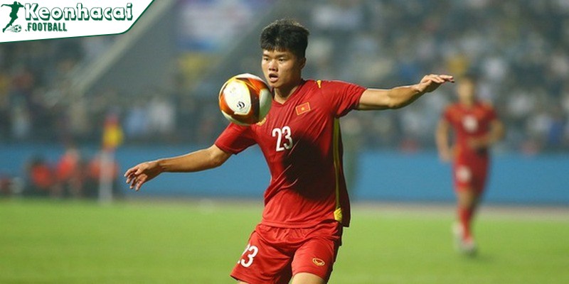 Bật mí chiều cao các cầu thủ u22 Việt Nam chi tiết cho bạn 4 Tiền Đạo Nguyễn Văn Tùng sở hữu chiều cao 1m80