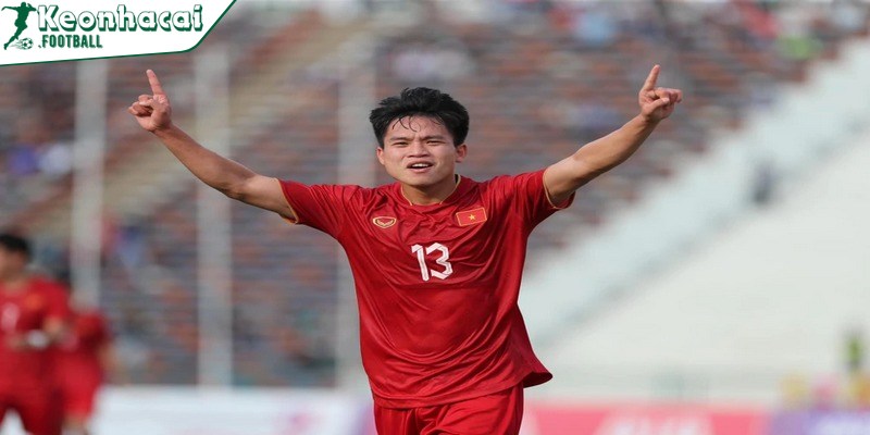 Hồ Văn Cường cầu thủ - Ngôi sao sáng của bóng đá Việt 2 Hồ Văn Cường cầu thủ nổi bật với những khả năng vượt trội