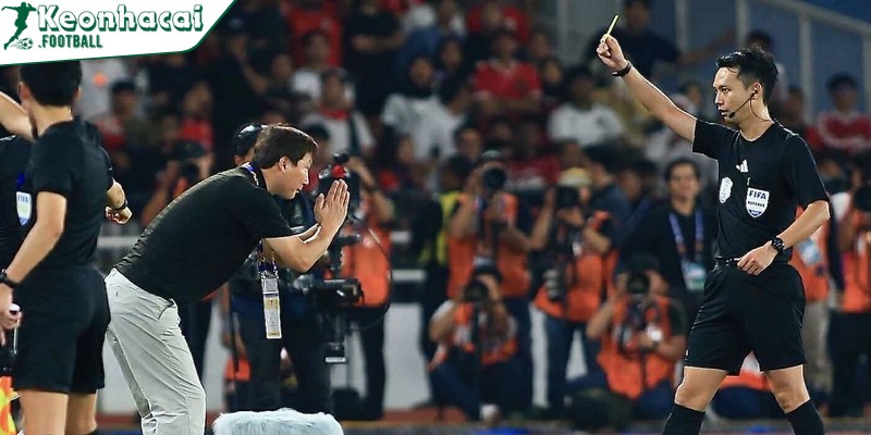 HLV Kim Sang Sik lo ngại trọng tài: Thực tế phũ phàng tại SEA Games 33 2 Mối nguy thành hiện thực sau buổi họp báo của HLV Kim Sang Sik