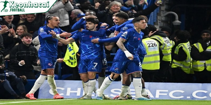 Chelsea thua Leeds: Neville chỉ ra 3 vị trí cản đường đội bóng tới chức vô địch 3 Neville: Chelsea cần thay đổi để hướng tới đỉnh cao