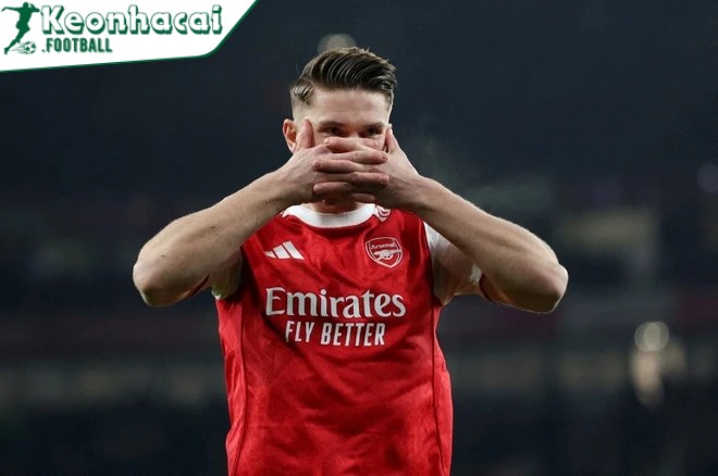 Viktor Gyokeres gây tranh cãi với pha bỏ lỡ cơ hội ghi bàn khó tin ở cự ly gần