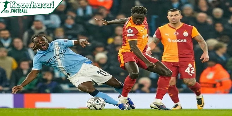 Pep Guardiola hài lòng khi Man City vào thẳng vòng 16 đội