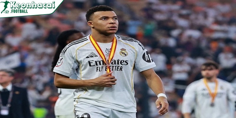Mbappe gây tranh cãi dữ dội vì hành động bị cho là thiếu tôn trọng Barcelona 2 Mbappe trở lại nhưng Real Madrid vẫn thất bại trước Barcelona