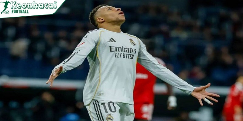 Mbappe dính chấn thương dây chằng đầu gối