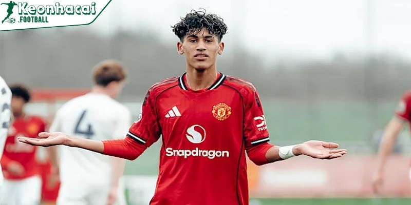 HLV Carrick xác nhận JJ Gabriel chưa thể thi đấu cho đội một Man United 1 Carrick kêu gọi sự kiên nhẫn với tài năng trẻ