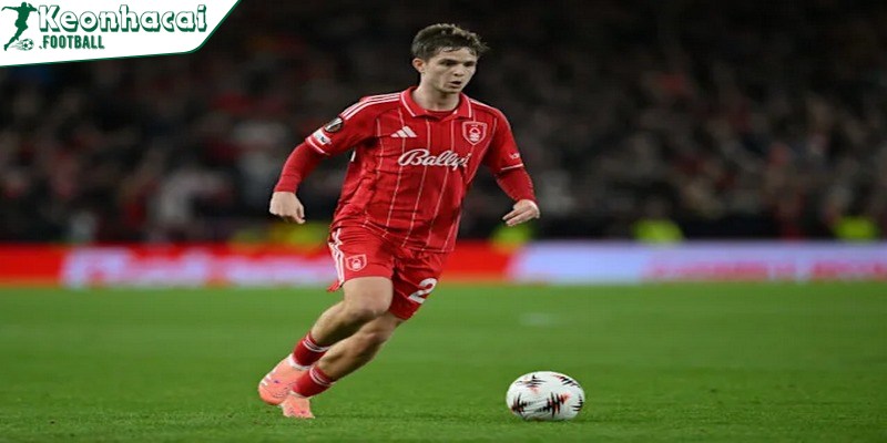 Tinh thần chiến đấu không ngừng, luôn tham gia cả hai khâu tấn công