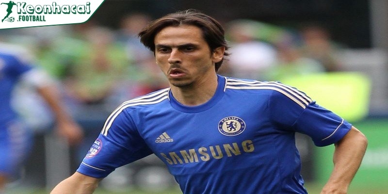 Yossi Benayoun sinh ngày 5/5/1980 tại Dimona, Israel