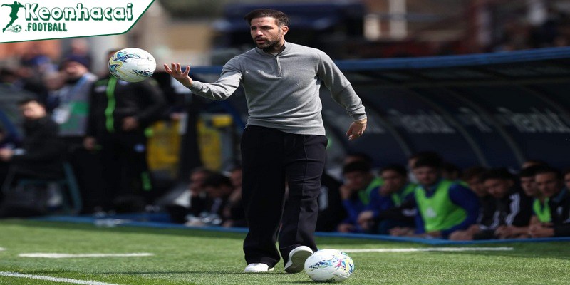 Vì sao Cesc Fàbregas trở thành “kẻ phản diện” tại Serie A? 2 Trong “từ điển” của Fàbregas, rê bóng không đơn thuần là kỹ năng