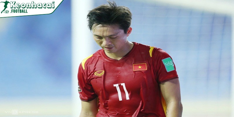 Nguyễn Tuấn Anh – Hành trình thầm lặng của “nhạc trưởng” bóng đá Việt Nam 3 Tuấn Anh thường được sử dụng trong vai trò tiền vệ trung tâm