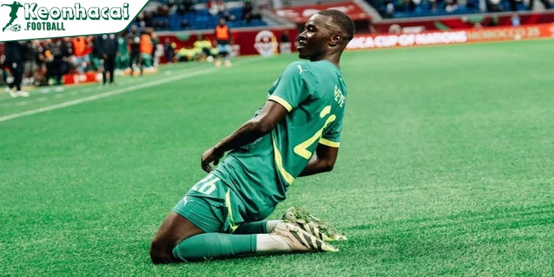 Tiểu sử tiền vệ phòng ngự Pape Gueye – Hành trình từ Le Havre đến Marseille 3 Năm 2020, Gueye gia nhập Olympique de Marseille
