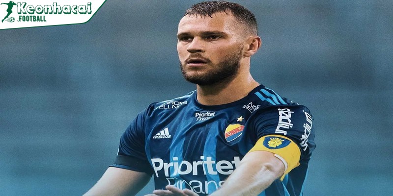 Jesper Karlstrom dần trở thành nhân tố quan trọng nơi tuyến giữa