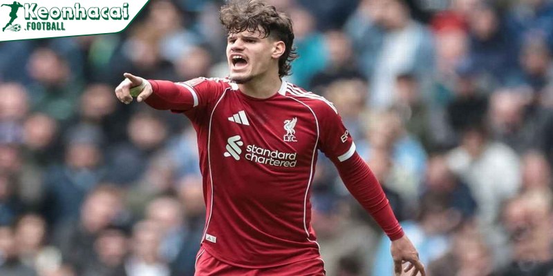 Liverpool vẫn được đánh giá cao hơn MU mùa tới 