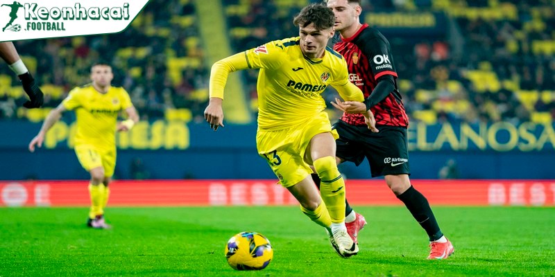 Pau Cabanes bắt đầu được đôn lên đội Villarreal C