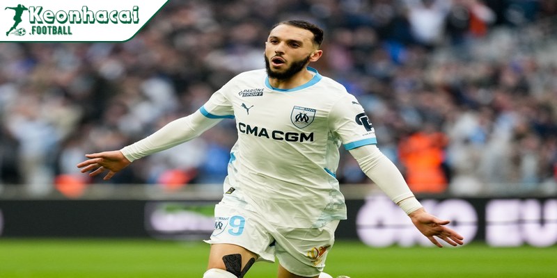 Ra mắt đội một Lyon và bước tiến đầu sự nghiệp