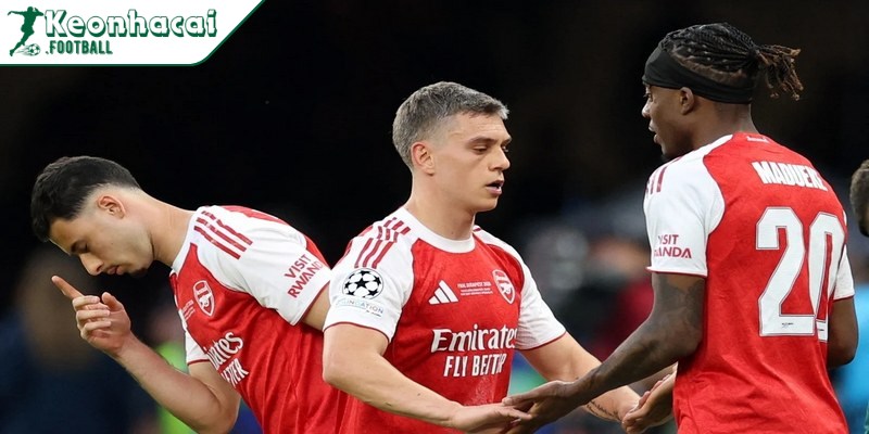 Arsenal gia nhập cuộc đua giành chữ ký của Emmanuel Mbemba