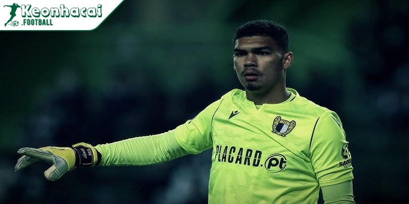 Tiểu sử thủ môn Luiz Junior – Người gác đền triển vọng của Villarreal 3 Chuyển đến Bồ Đào Nha và gia nhập Famalicão
