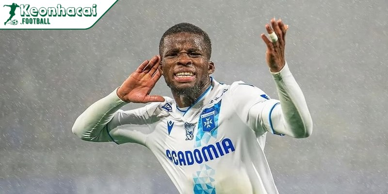 Hamed Junior Traoré là cầu thủ bóng đá chuyên nghiệp người Bờ Biển Ngà